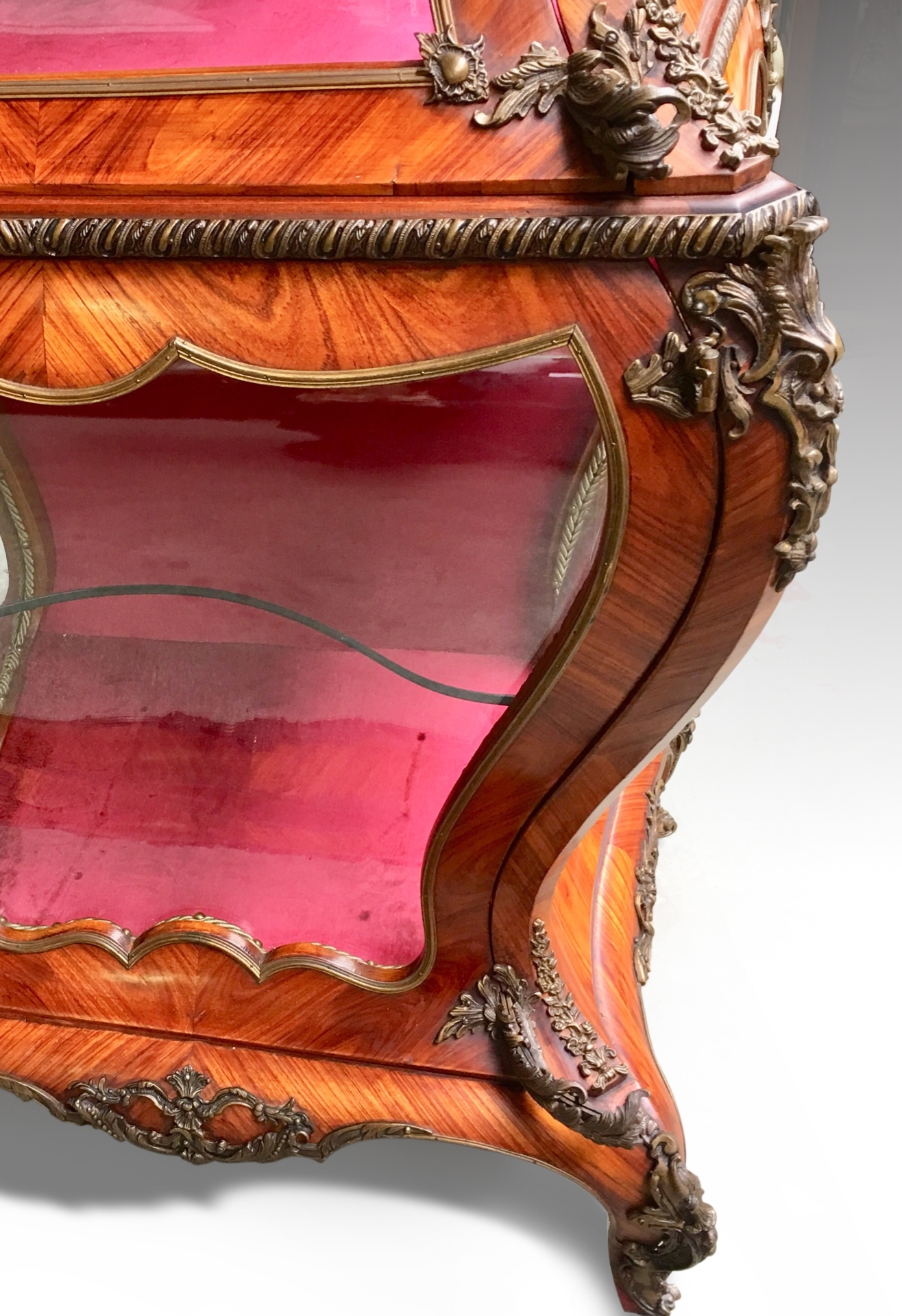 法國沃子爵堡訂制單門展示櫃:圖片 3