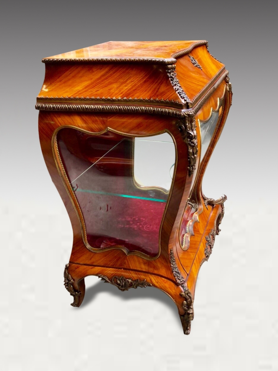 法國沃子爵堡訂制單門展示櫃:圖片 5