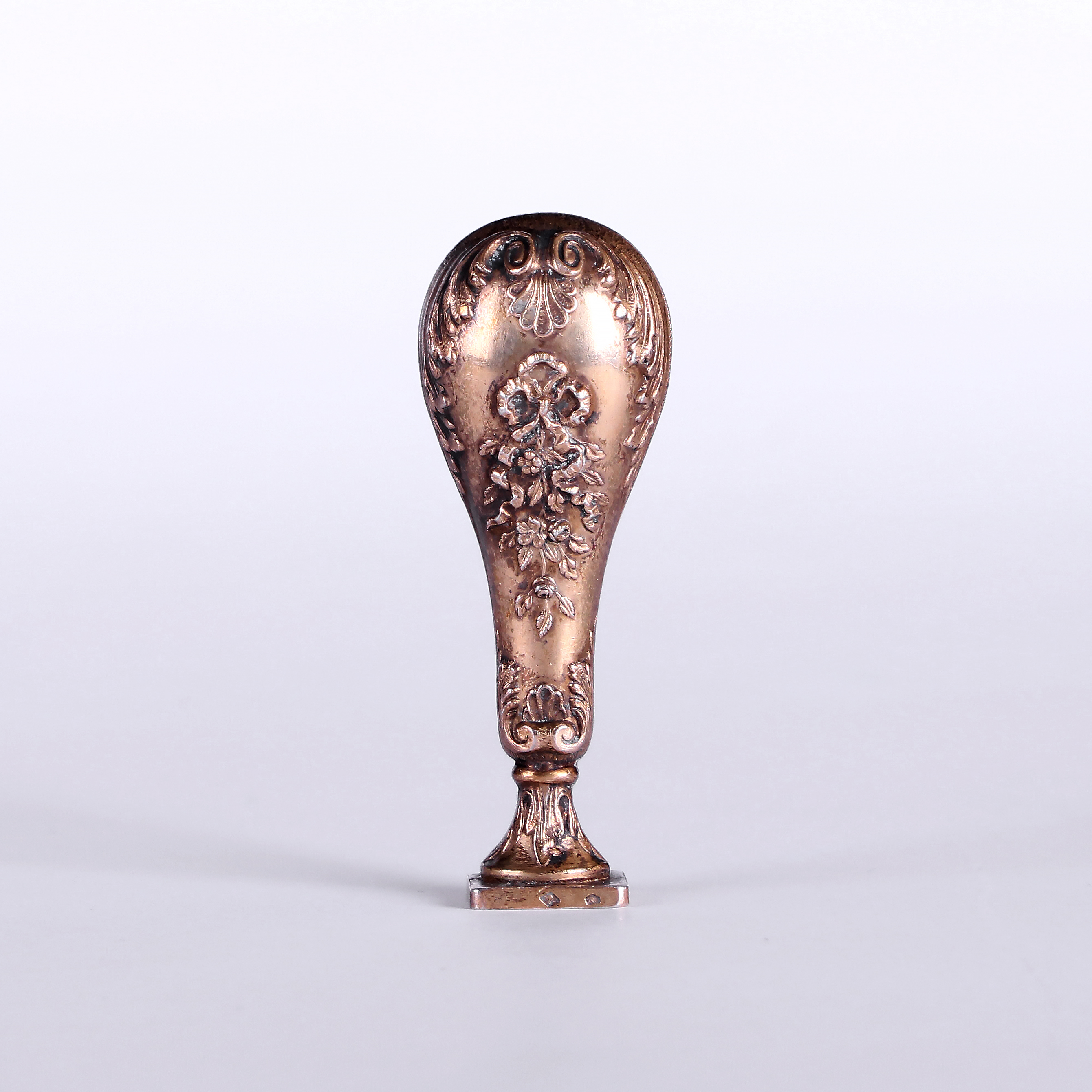 法國銀鍍金緞帶徽章(刻有家徽)