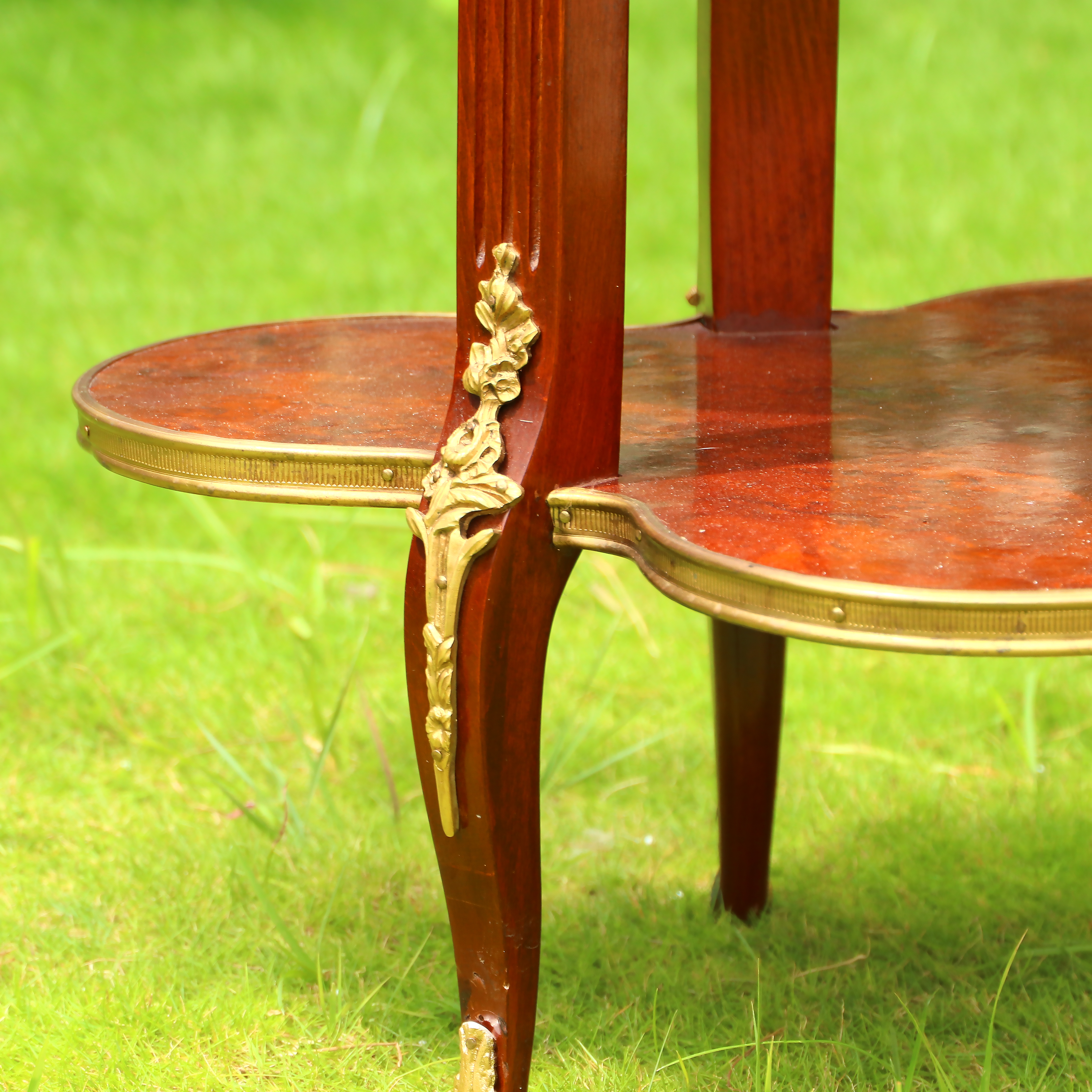 義大利三葉形崁銅大理石小邊桌:圖片 5