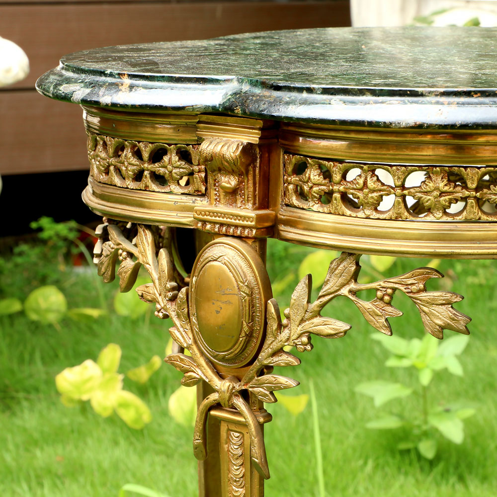 貴族訂製路易十五風格大理石葉型全銅鏤空邊桌(一對):圖片 3