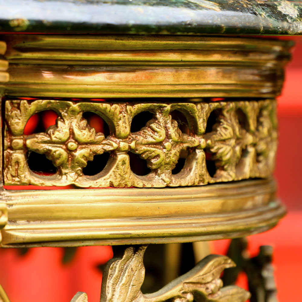 貴族訂製路易十五風格大理石葉型全銅鏤空邊桌(一對):圖片 6