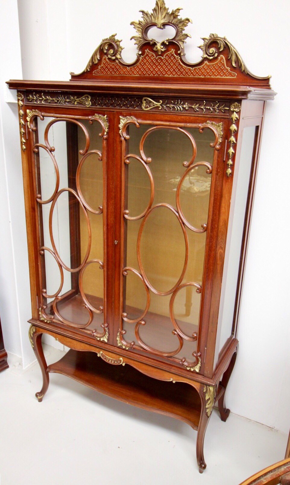 法國洛可可風格桃花心木展示櫃:圖片 2