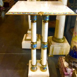 碼瑙玉石鎏金珐瑯桌子