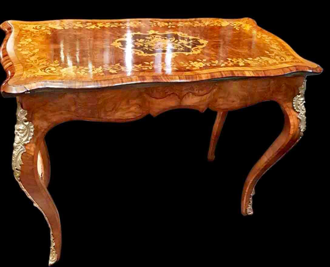 法國路易十五風格胡桃樹瘤鑲崁銅飾多功能桌:圖片 2