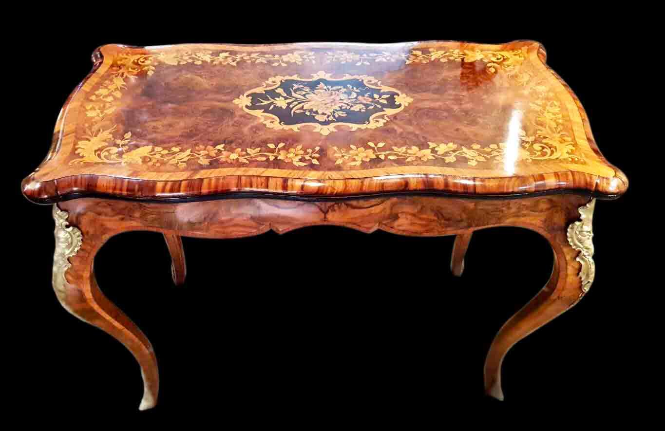 法國路易十五風格胡桃樹瘤鑲崁銅飾多功能桌