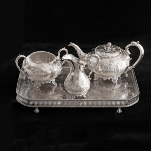 英國維多利亞洛可可風格浮雕銀器茶具三件組