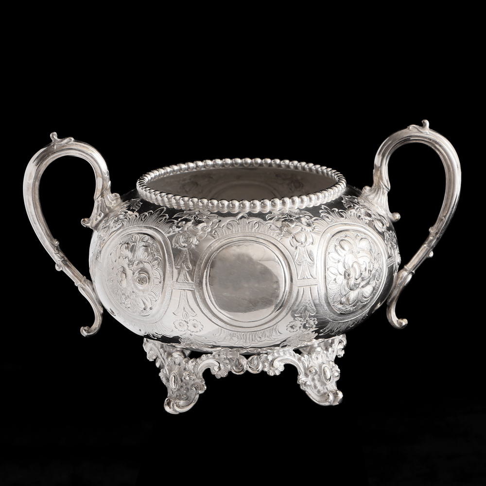 英國維多利亞洛可可風格浮雕銀器茶具三件組:圖片 3