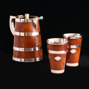 英國特殊訂製銀家徽橡木啤酒組-1酒瓶+2酒杯