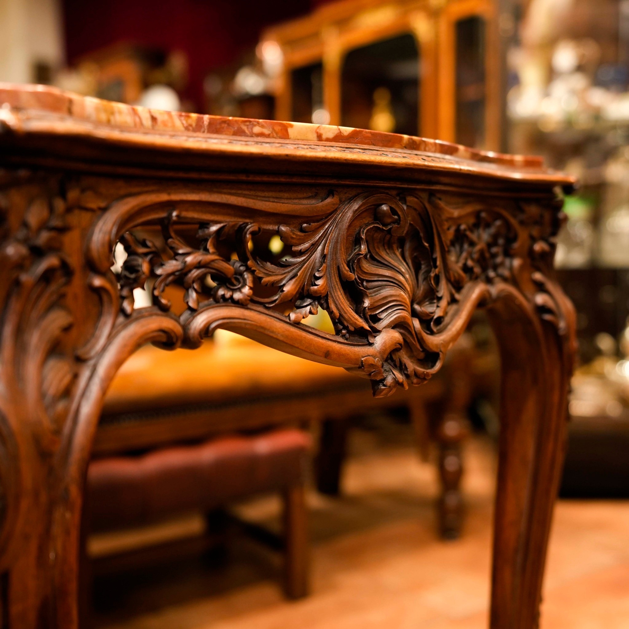 法國洛可可風格鏤空雕刻大理石邊桌:圖片 3