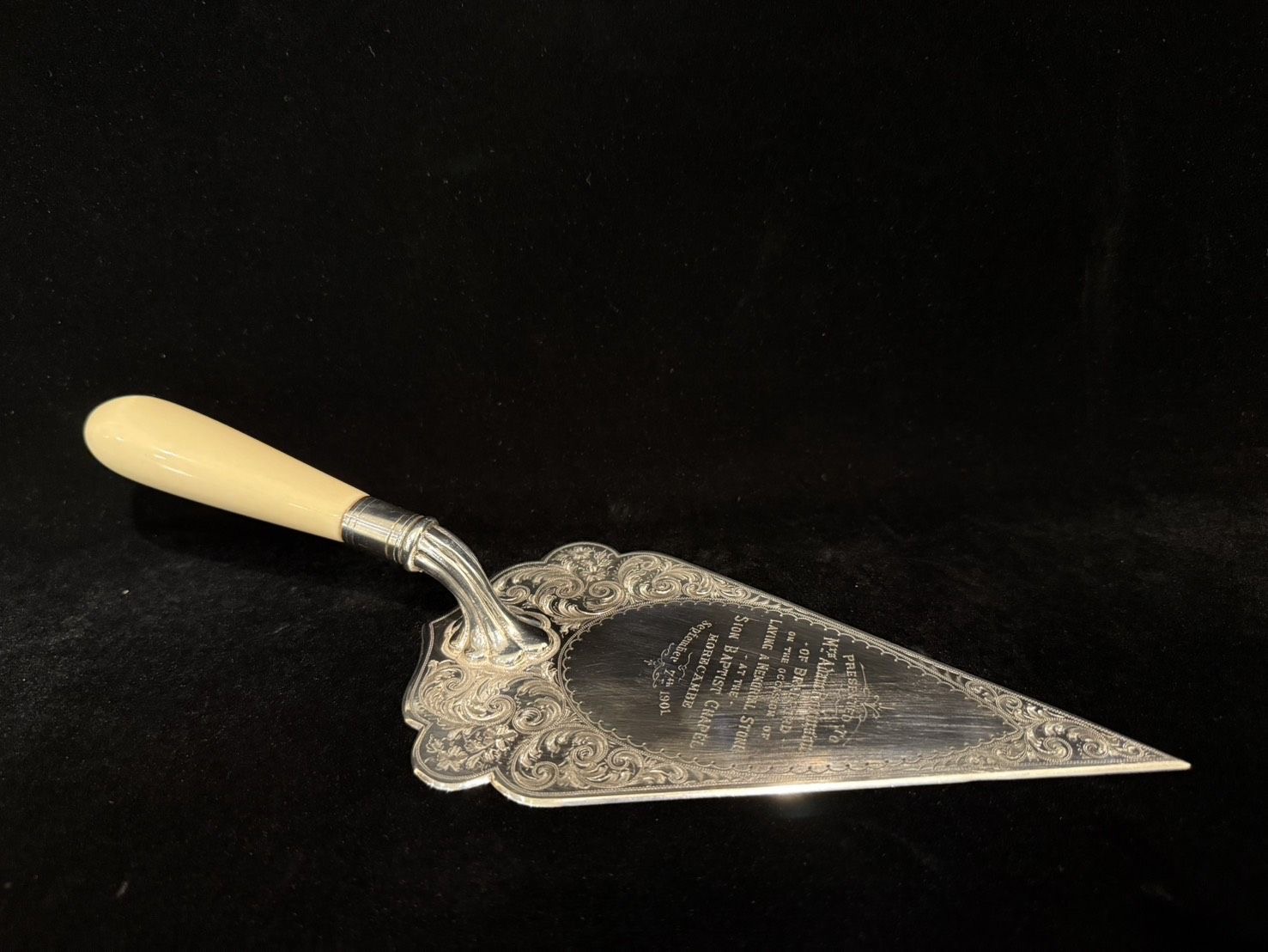 英國特殊訂製刻花銀製開工儀式紀念抹刀