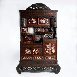 明治芝山細工鑲嵌飾棚（Shodana/Kazari-dana）